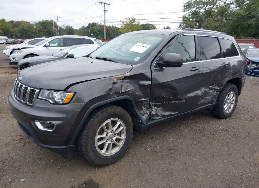 Photo 2 of 2020 Jeep Grand CHEROKEE LAREDO E 4X4 (VIN 1C4RJFAG4LC243557)