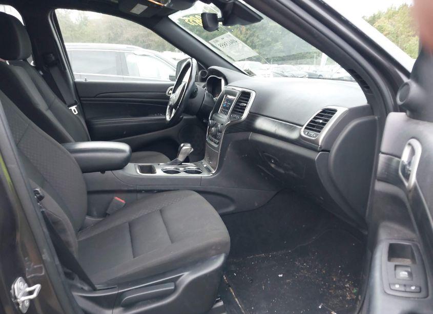 Photo 5 of 2020 Jeep Grand CHEROKEE LAREDO E 4X4 (VIN 1C4RJFAG4LC243557)