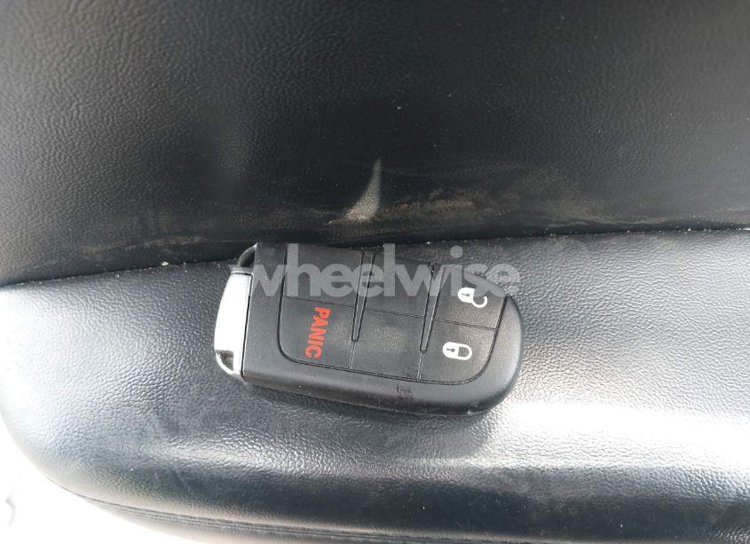 Photo 11 of 2020 Jeep Grand CHEROKEE LAREDO E 4X4 (VIN 1C4RJFAG4LC421919)