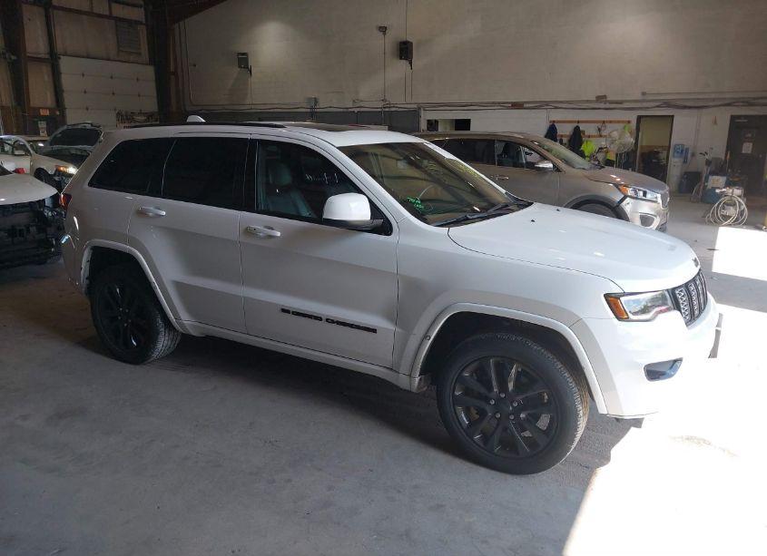 2022 Jeep Grand CHEROKEE WK LAREDO X 4X4 (VIN 1C4RJFAG4NC139976) main photo