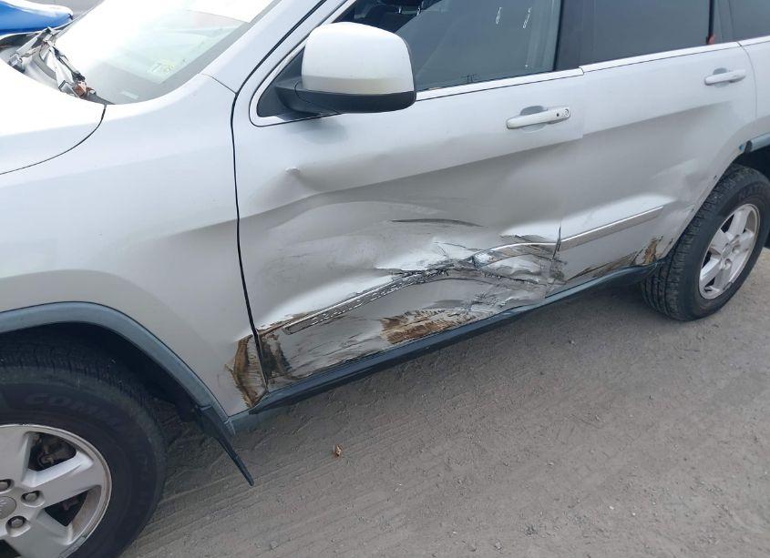 Photo 6 of 2012 Jeep Grand CHEROKEE LAREDO (VIN 1C4RJFAG5CC117613)