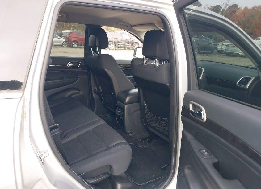 Photo 8 of 2012 Jeep Grand CHEROKEE LAREDO (VIN 1C4RJFAG5CC117613)