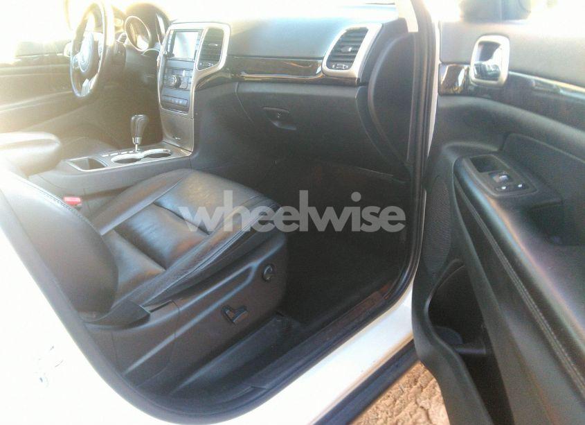 Photo 5 of 2012 Jeep Grand CHEROKEE LAREDO (VIN 1C4RJFAG5CC255457)
