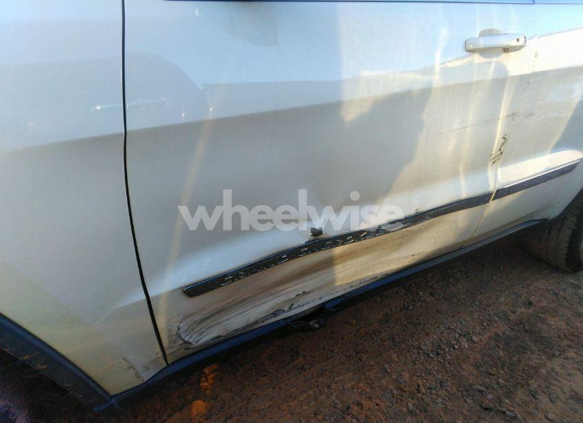 Photo 6 of 2012 Jeep Grand CHEROKEE LAREDO (VIN 1C4RJFAG5CC255457)