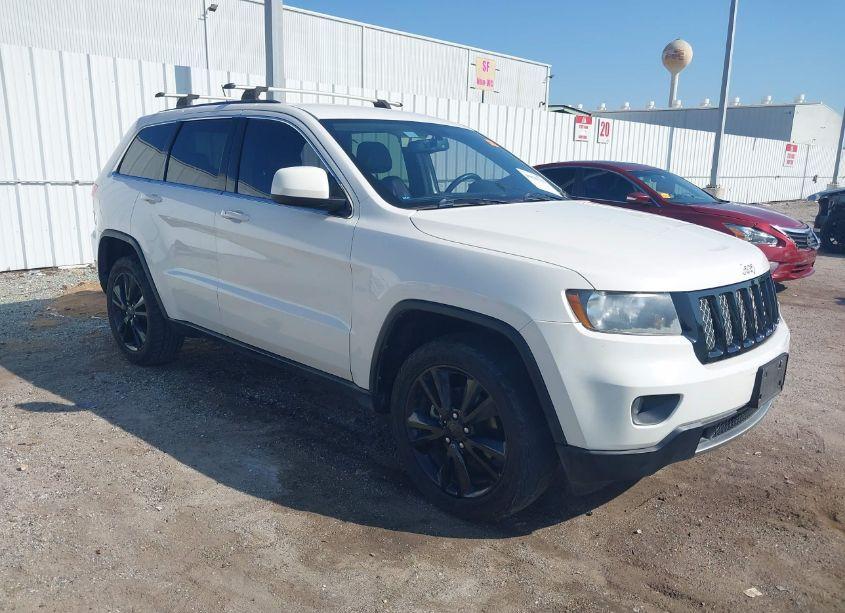 2012 Jeep Grand CHEROKEE LAREDO (VIN 1C4RJFAG5CC352304) main photo