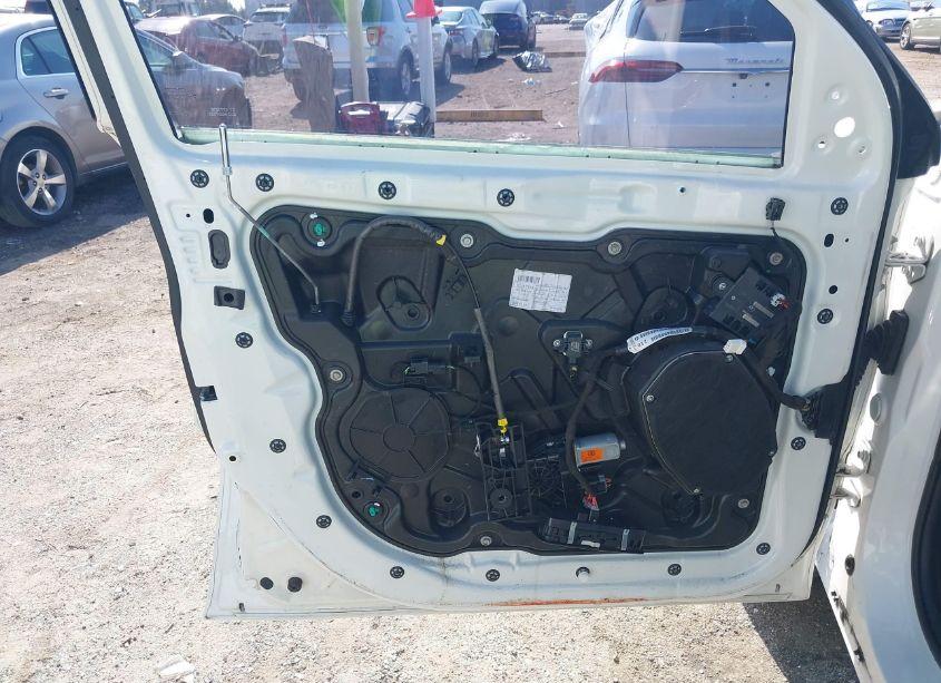 Photo 19 of 2012 Jeep Grand CHEROKEE LAREDO (VIN 1C4RJFAG5CC352304)