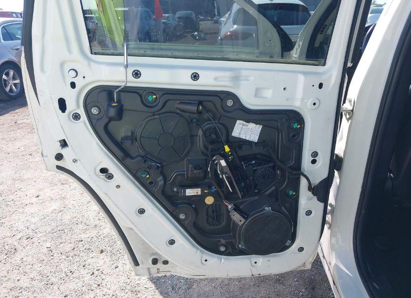 Photo 20 of 2012 Jeep Grand CHEROKEE LAREDO (VIN 1C4RJFAG5CC352304)