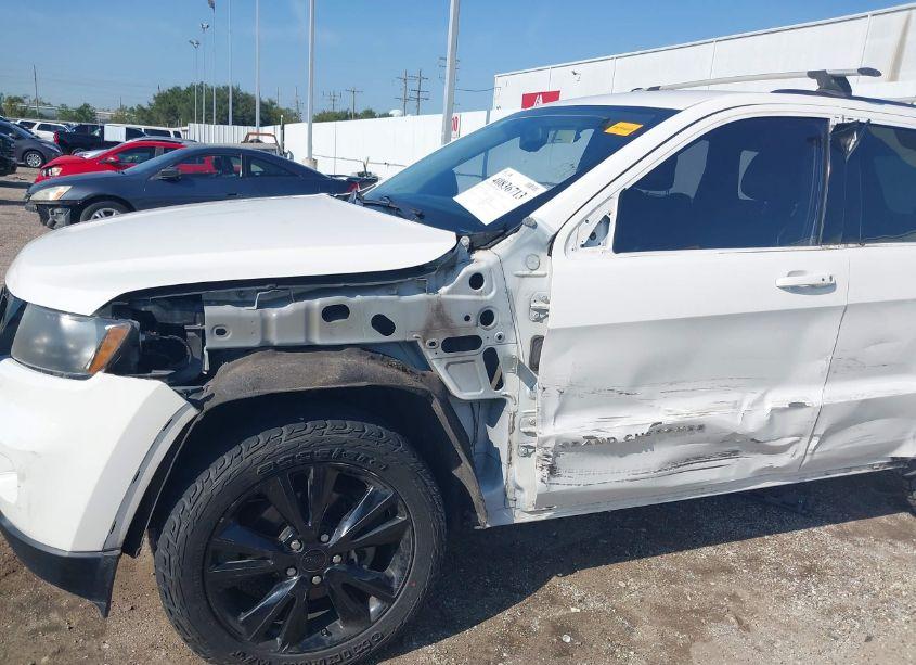 Photo 6 of 2012 Jeep Grand CHEROKEE LAREDO (VIN 1C4RJFAG5CC352304)