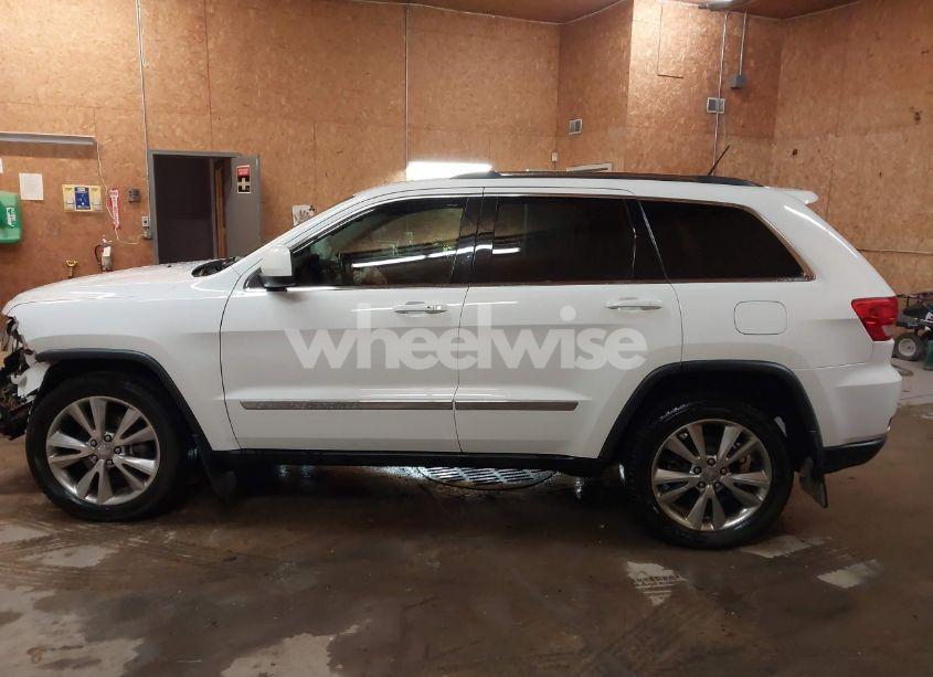 Photo 14 of 2013 Jeep Grand CHEROKEE LAREDO (VIN 1C4RJFAG5DC513008)