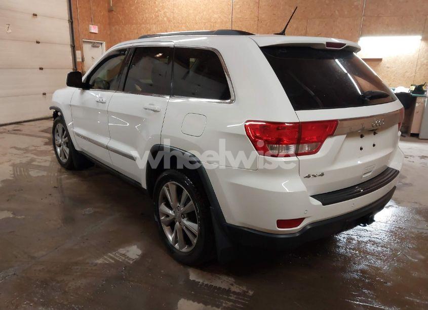 Photo 3 of 2013 Jeep Grand CHEROKEE LAREDO (VIN 1C4RJFAG5DC513008)