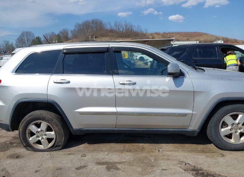Photo 13 of 2013 Jeep Grand CHEROKEE LAREDO (VIN 1C4RJFAG5DC634685)
