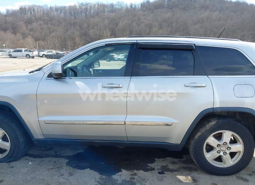Photo 14 of 2013 Jeep Grand CHEROKEE LAREDO (VIN 1C4RJFAG5DC634685)