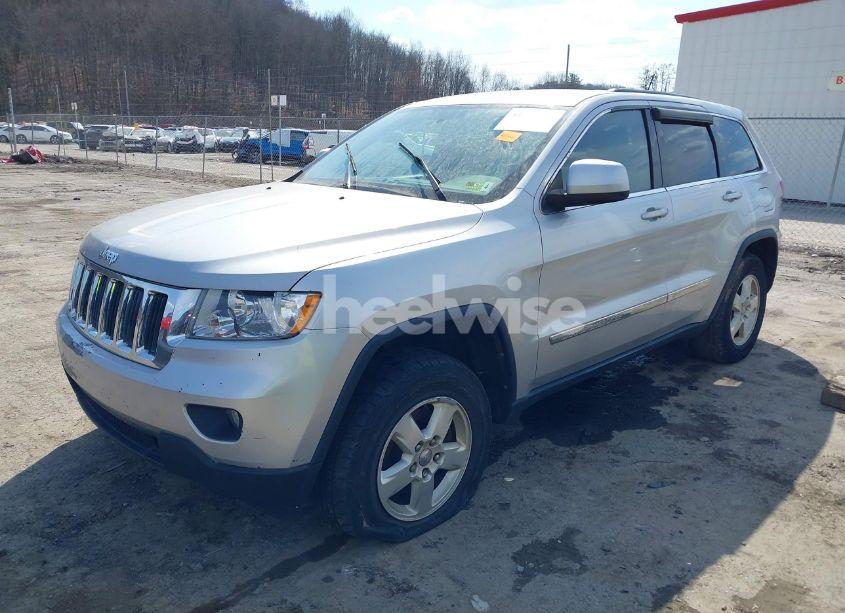 Photo 2 of 2013 Jeep Grand CHEROKEE LAREDO (VIN 1C4RJFAG5DC634685)