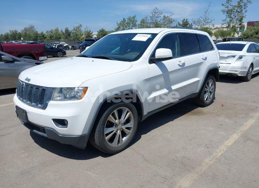 Photo 2 of 2013 Jeep Grand CHEROKEE LAREDO (VIN 1C4RJFAG5DC644391)