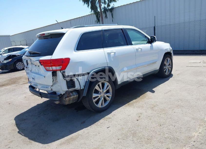 Photo 4 of 2013 Jeep Grand CHEROKEE LAREDO (VIN 1C4RJFAG5DC644391)