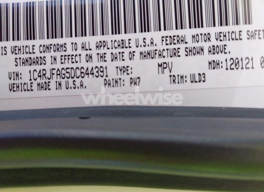 Photo 9 of 2013 Jeep Grand CHEROKEE LAREDO (VIN 1C4RJFAG5DC644391)