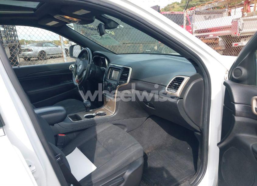 Photo 5 of 2014 Jeep Grand CHEROKEE LAREDO (VIN 1C4RJFAG5EC132986)