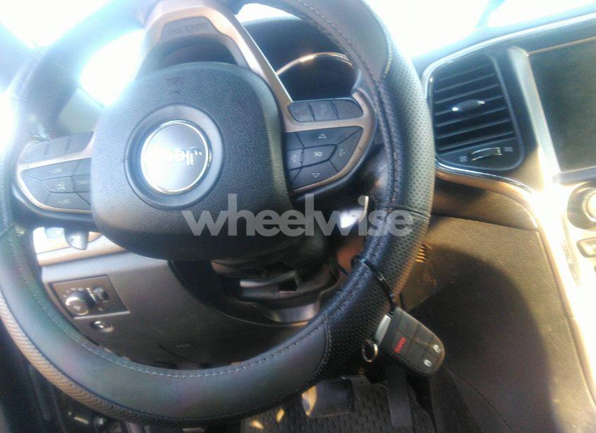 Photo 11 of 2015 Jeep Grand CHEROKEE LAREDO (VIN 1C4RJFAG5FC677068)