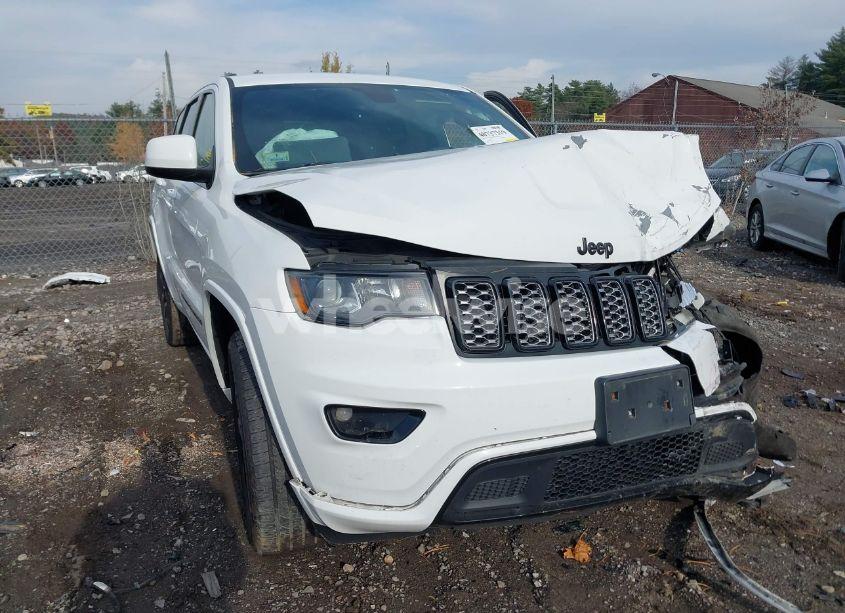2018 Jeep Grand CHEROKEE ALTITUDE 4X4 (VIN 1C4RJFAG5JC170342) main photo