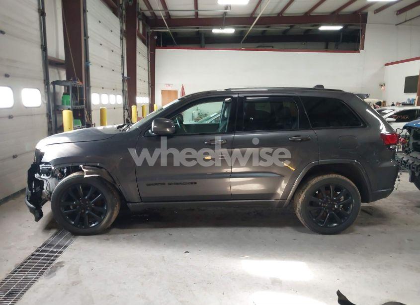 Photo 14 of 2018 Jeep Grand CHEROKEE ALTITUDE 4X4 (VIN 1C4RJFAG5JC343101)
