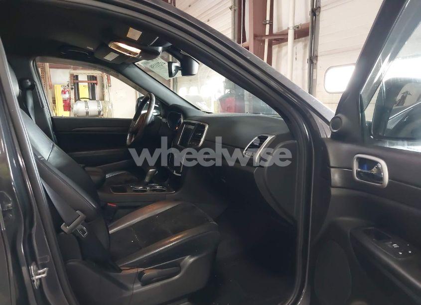 Photo 5 of 2018 Jeep Grand CHEROKEE ALTITUDE 4X4 (VIN 1C4RJFAG5JC343101)