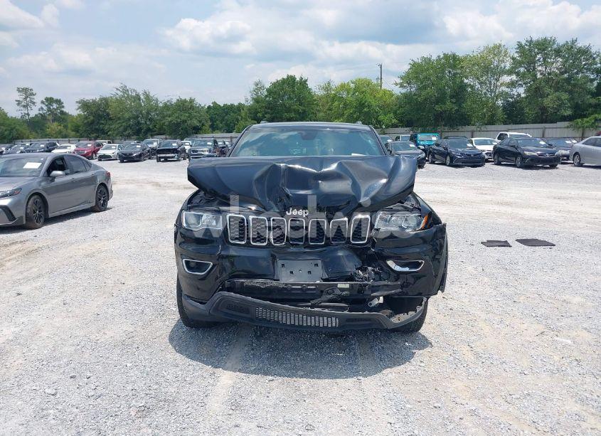 Photo 13 of 2018 Jeep Grand CHEROKEE LAREDO E 4X4 (VIN 1C4RJFAG5JC377345)