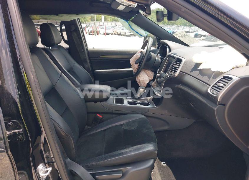 Photo 5 of 2018 Jeep Grand CHEROKEE LAREDO E 4X4 (VIN 1C4RJFAG5JC377345)