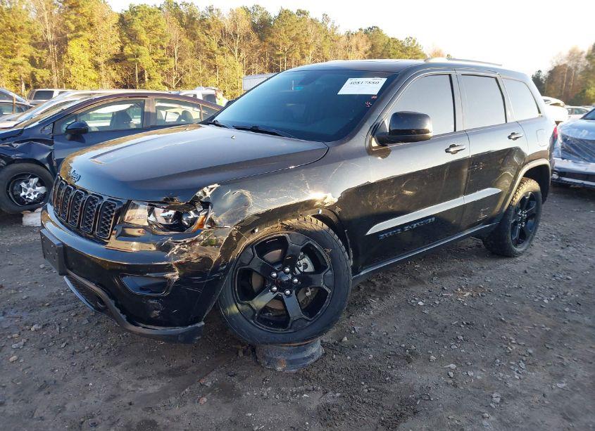 Photo 2 of 2018 Jeep Grand CHEROKEE UPLAND 4X4 (VIN 1C4RJFAG5JC383615)