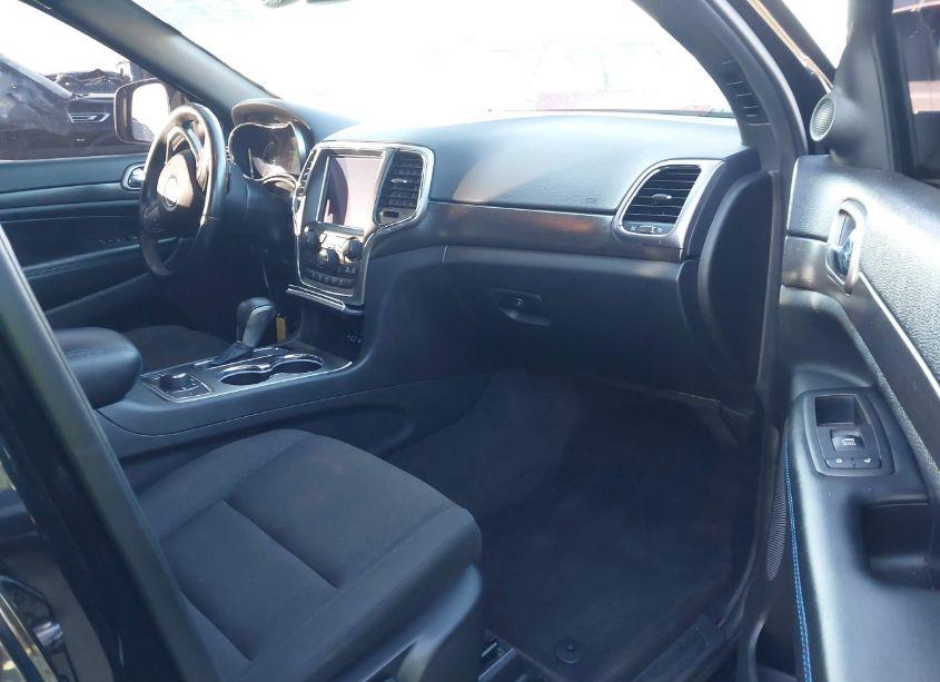 Photo 5 of 2018 Jeep Grand CHEROKEE UPLAND 4X4 (VIN 1C4RJFAG5JC383615)