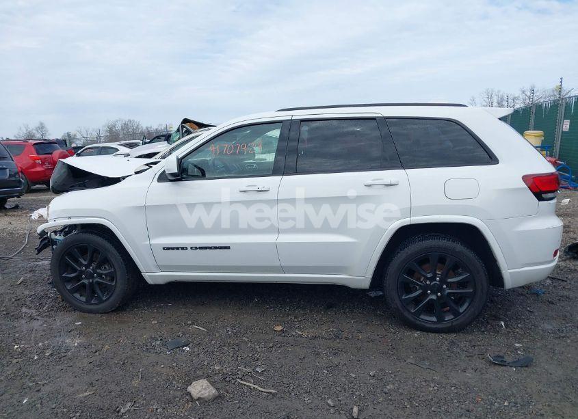 Photo 15 of 2018 Jeep Grand CHEROKEE ALTITUDE 4X4 (VIN 1C4RJFAG5JC435499)