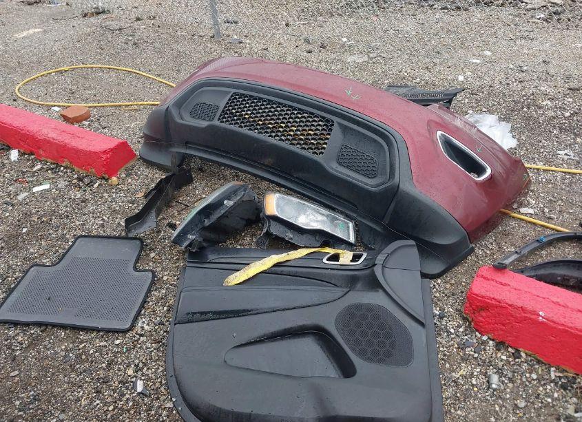 Photo 12 of 2019 Jeep Grand CHEROKEE LAREDO E 4X4 (VIN 1C4RJFAG5KC835337)