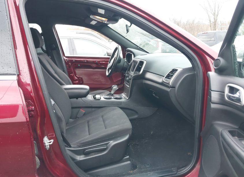 Photo 5 of 2019 Jeep Grand CHEROKEE LAREDO E 4X4 (VIN 1C4RJFAG5KC835337)