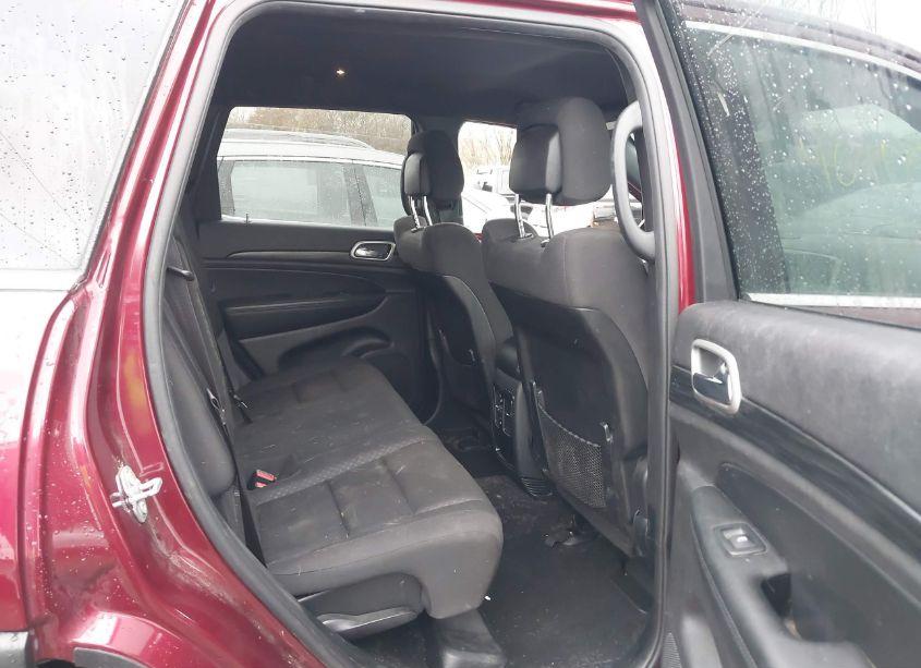 Photo 8 of 2019 Jeep Grand CHEROKEE LAREDO E 4X4 (VIN 1C4RJFAG5KC835337)