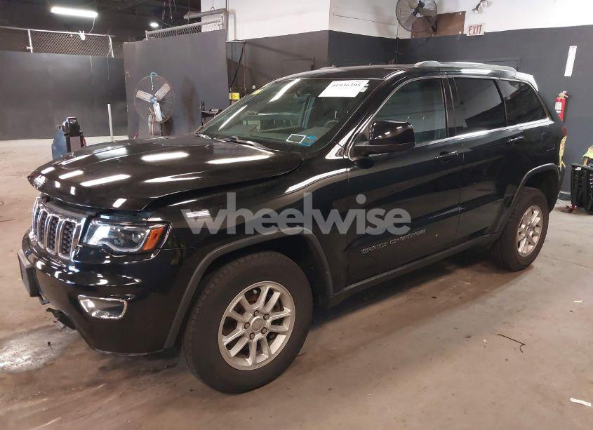 Photo 2 of 2020 Jeep Grand CHEROKEE LAREDO E 4X4 (VIN 1C4RJFAG5LC375419)