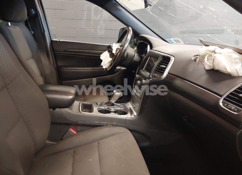 Photo 5 of 2020 Jeep Grand CHEROKEE LAREDO E 4X4 (VIN 1C4RJFAG5LC375419)