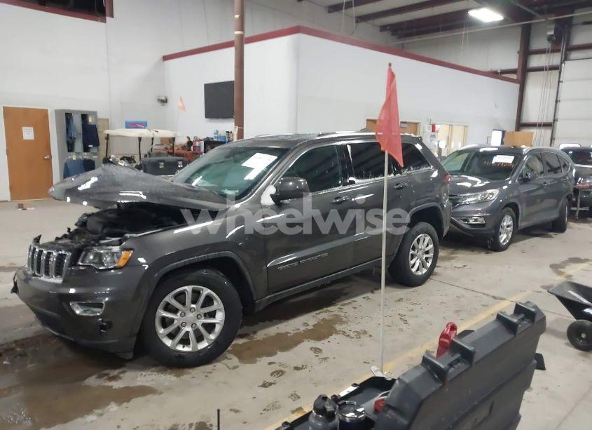 Photo 2 of 2021 Jeep Grand CHEROKEE LAREDO X 4X4 (VIN 1C4RJFAG5MC612508)