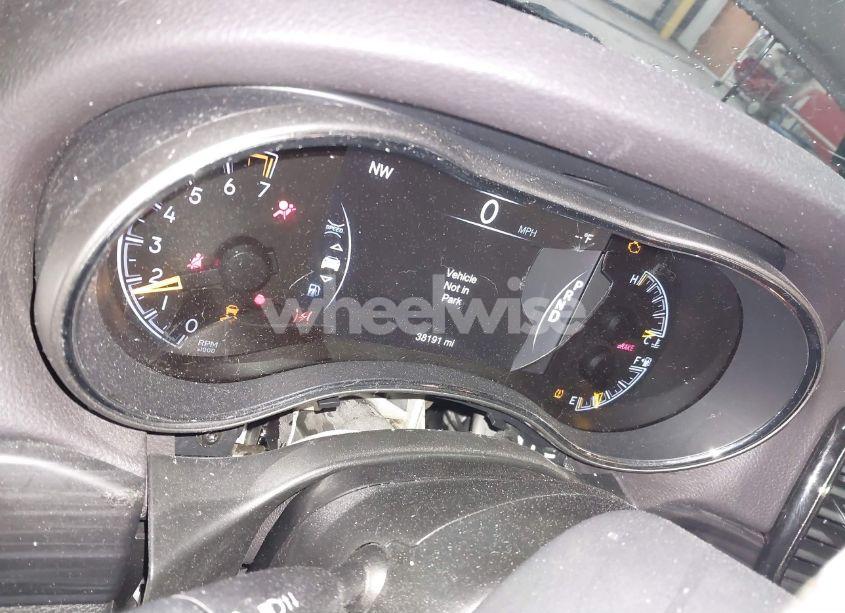 Photo 7 of 2021 Jeep Grand CHEROKEE LAREDO X 4X4 (VIN 1C4RJFAG5MC612508)