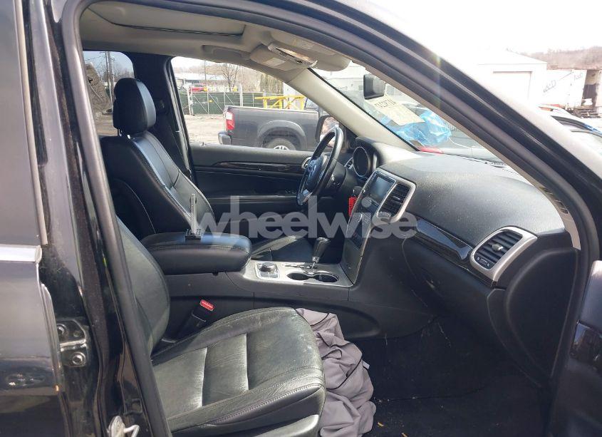 Photo 5 of 2012 Jeep Grand CHEROKEE LAREDO (VIN 1C4RJFAG6CC132525)