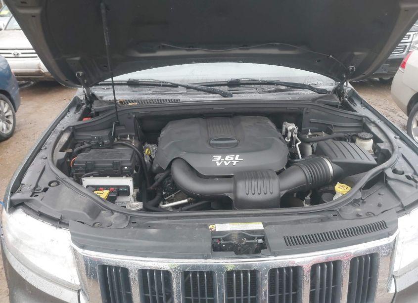 Photo 10 of 2012 Jeep Grand CHEROKEE LAREDO (VIN 1C4RJFAG6CC165380)