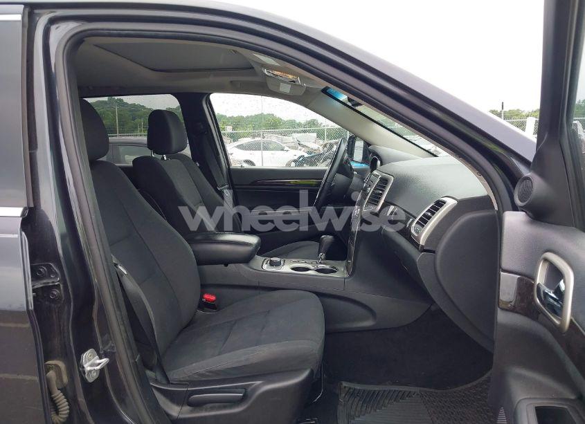 Photo 5 of 2012 Jeep Grand CHEROKEE LAREDO (VIN 1C4RJFAG6CC208471)