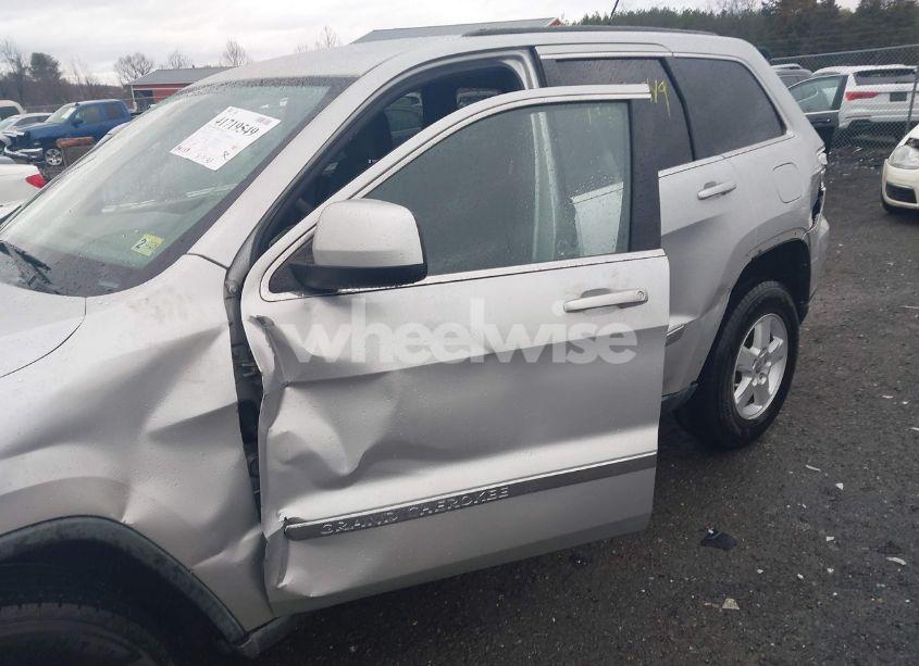 Photo 6 of 2012 Jeep Grand CHEROKEE LAREDO (VIN 1C4RJFAG6CC226260)