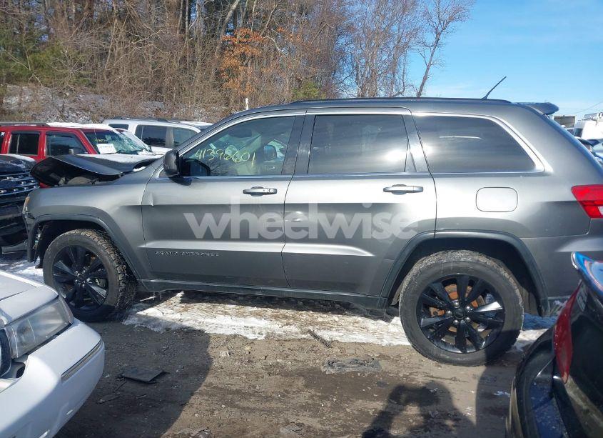 Photo 14 of 2012 Jeep Grand CHEROKEE LAREDO (VIN 1C4RJFAG6CC349668)