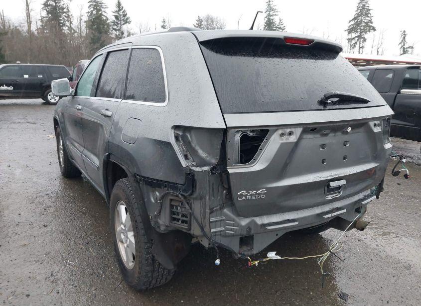 Photo 3 of 2013 Jeep Grand CHEROKEE LAREDO (VIN 1C4RJFAG6DC505810)