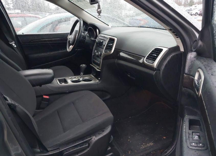 Photo 5 of 2013 Jeep Grand CHEROKEE LAREDO (VIN 1C4RJFAG6DC505810)