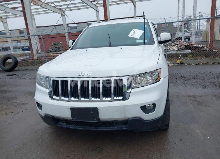 Photo 11 of 2013 Jeep Grand CHEROKEE LAREDO (VIN 1C4RJFAG6DC557163)