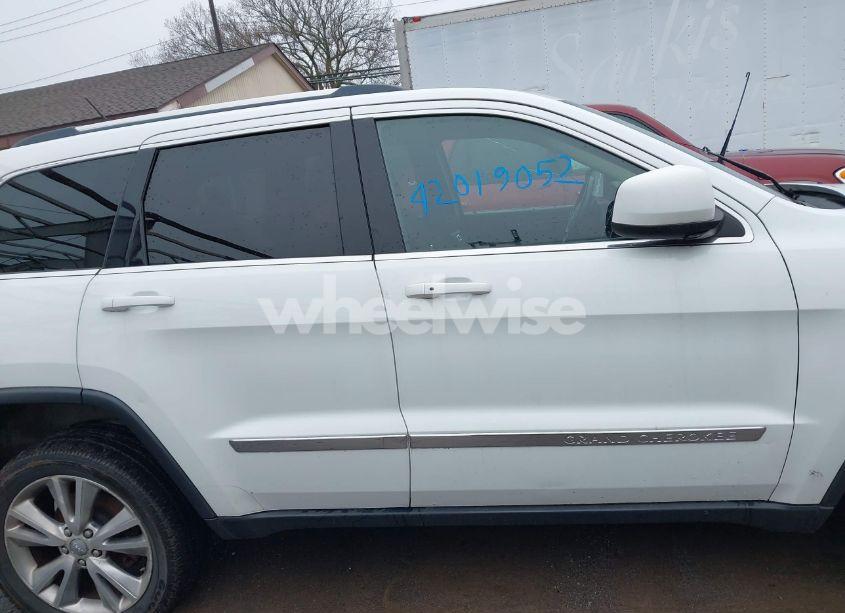 Photo 12 of 2013 Jeep Grand CHEROKEE LAREDO (VIN 1C4RJFAG6DC557163)