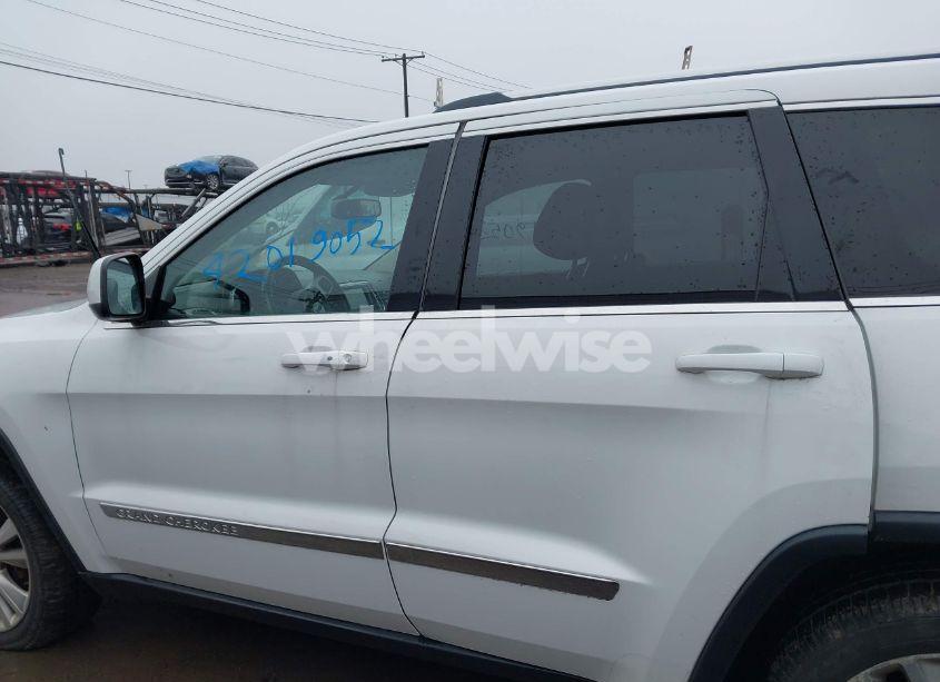 Photo 13 of 2013 Jeep Grand CHEROKEE LAREDO (VIN 1C4RJFAG6DC557163)