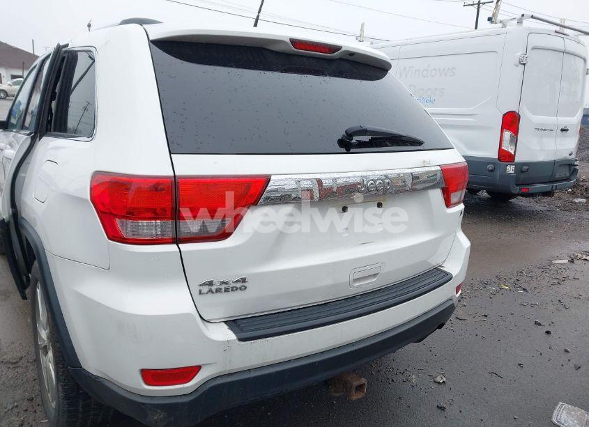 Photo 15 of 2013 Jeep Grand CHEROKEE LAREDO (VIN 1C4RJFAG6DC557163)