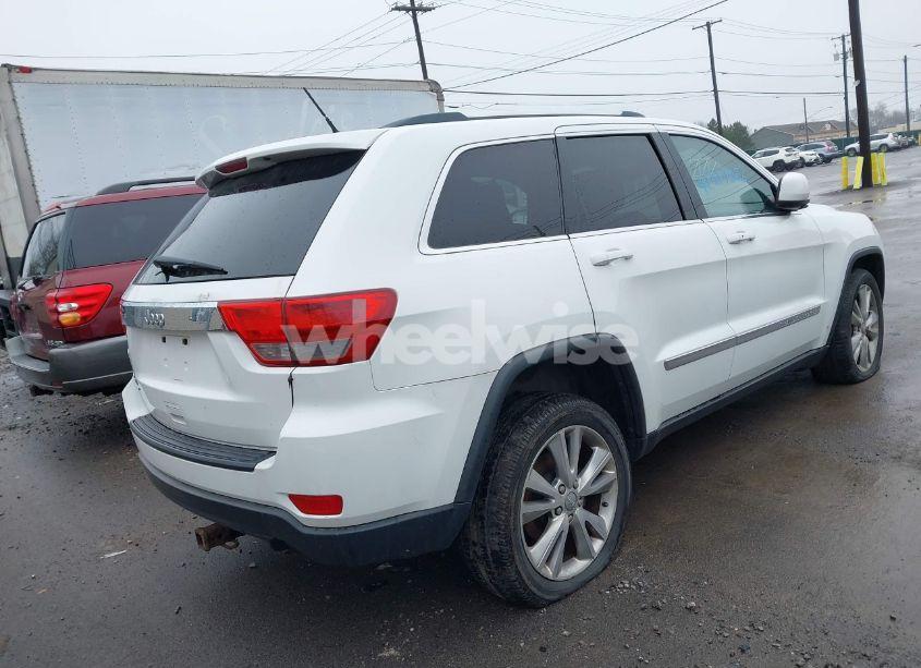 Photo 4 of 2013 Jeep Grand CHEROKEE LAREDO (VIN 1C4RJFAG6DC557163)