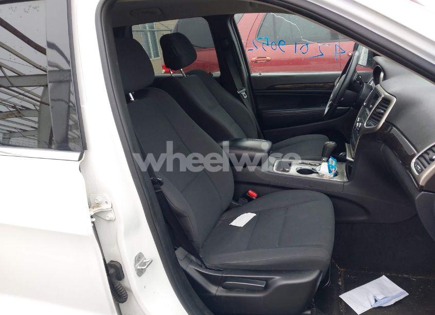 Photo 5 of 2013 Jeep Grand CHEROKEE LAREDO (VIN 1C4RJFAG6DC557163)